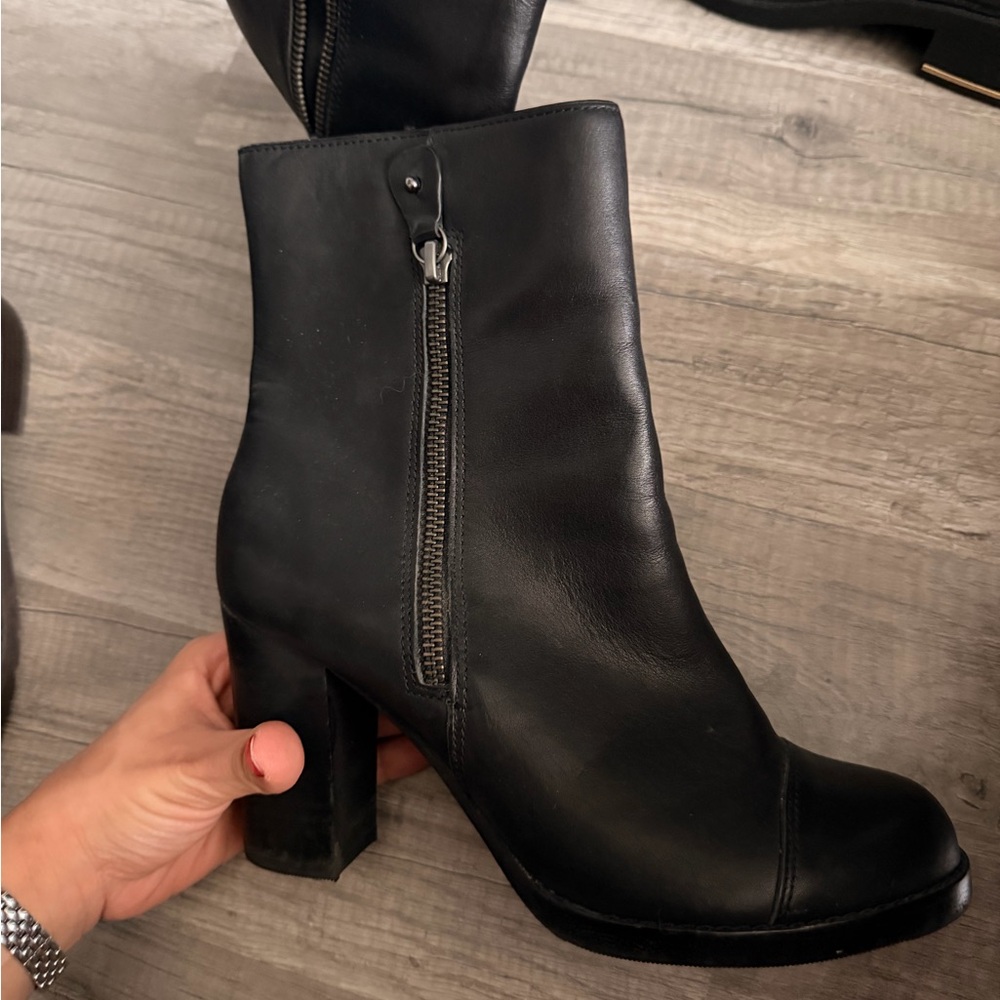 Tommy Hilfiger Black Leather Side-Zip Block Heel Ankle Boots